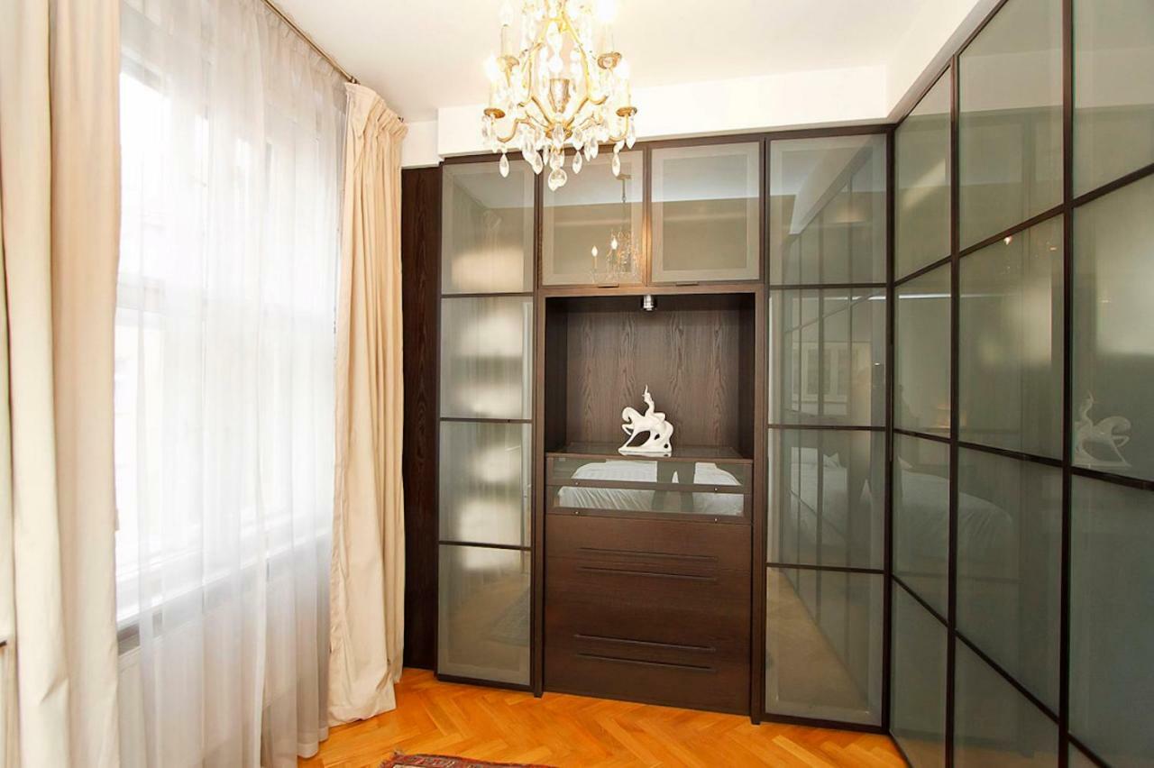 Spacious Elegance In The Heart Of Old Town Prague Exterior photo
